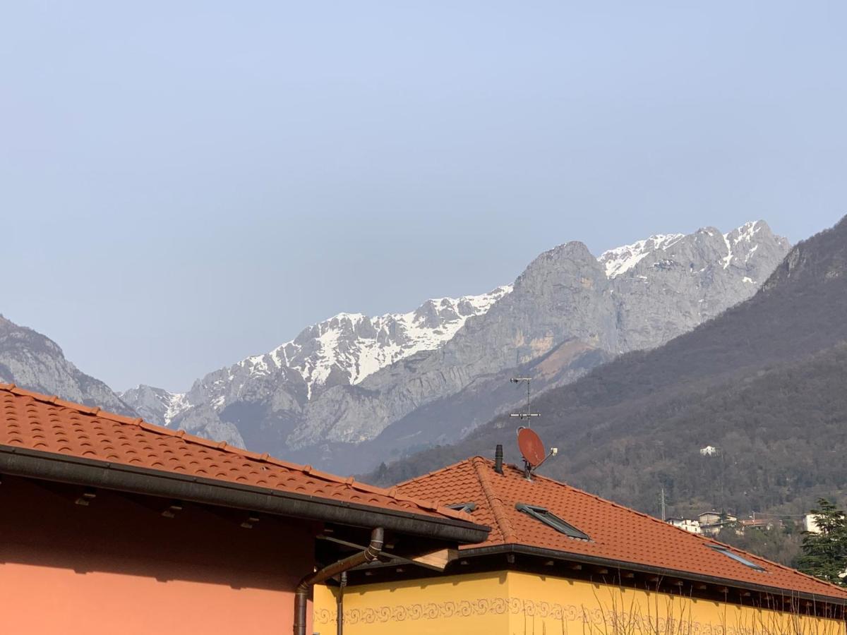 Casa Tiffany Tra Lago E Monti مانديلو ديل لاريو المظهر الخارجي الصورة